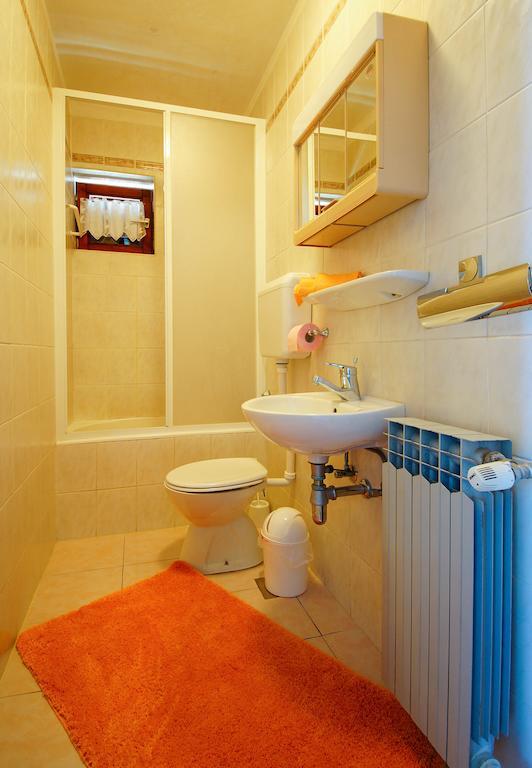 Apartments Lina Novi Vinodolski Rom bilde