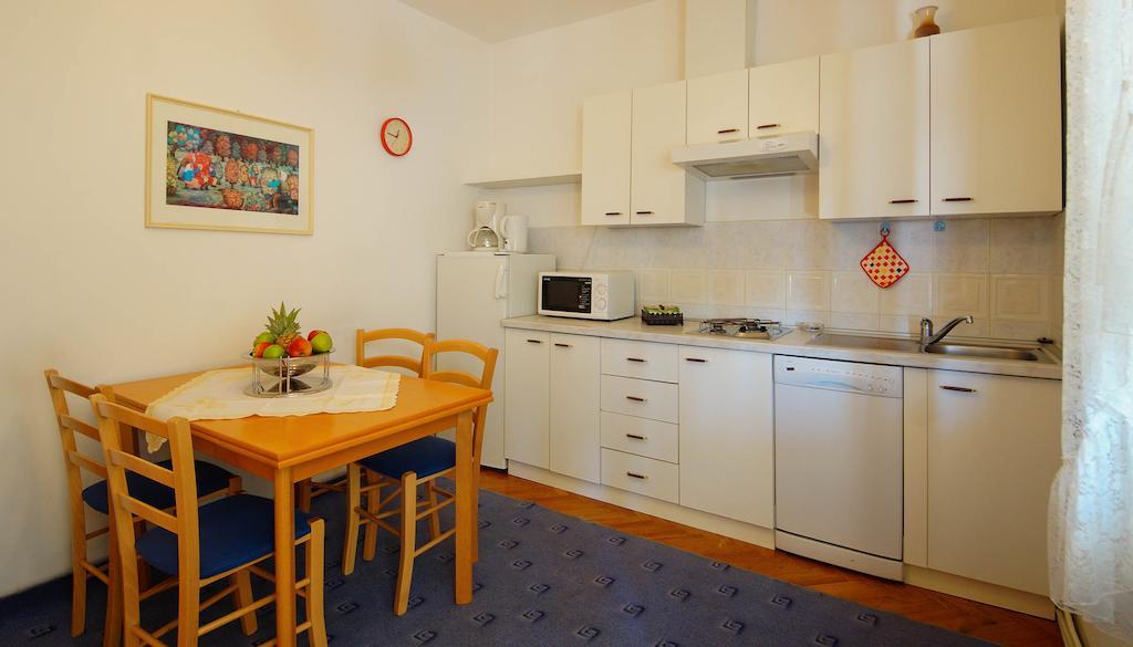 Apartments Lina Novi Vinodolski Rom bilde