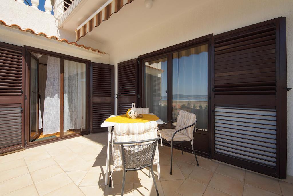 Apartments Lina Novi Vinodolski Rom bilde