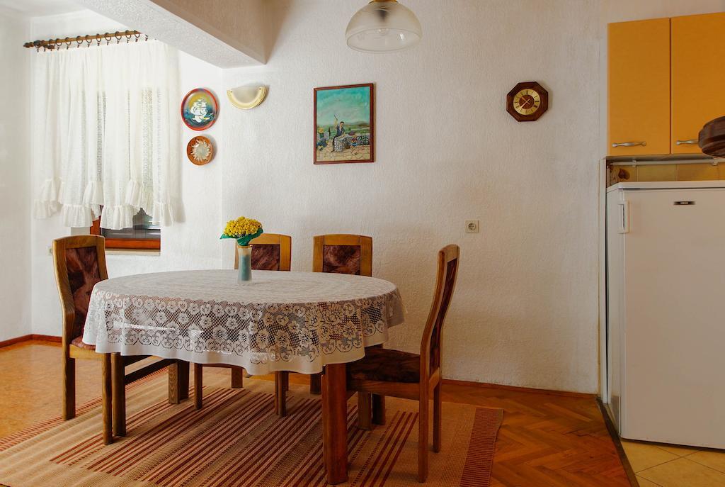Apartments Lina Novi Vinodolski Rom bilde