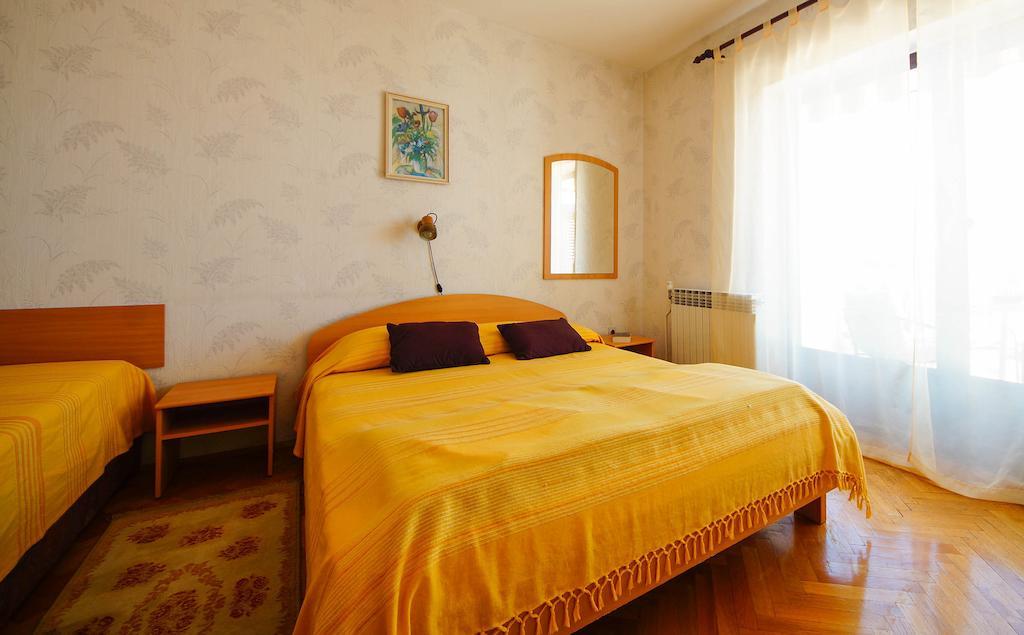 Apartments Lina Novi Vinodolski Rom bilde